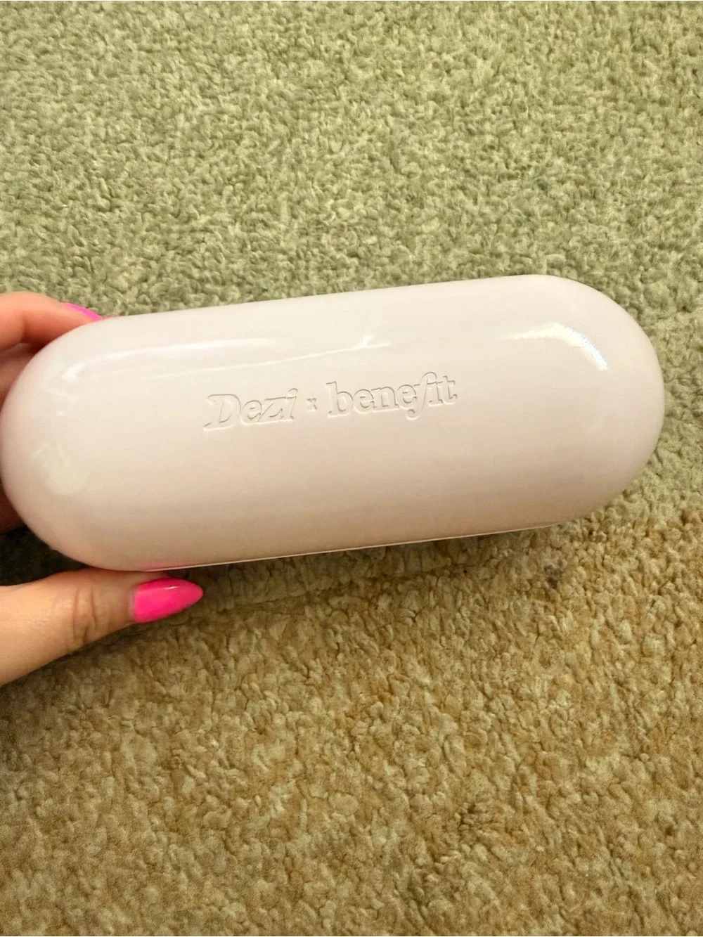 Sunglass/eyewear case.